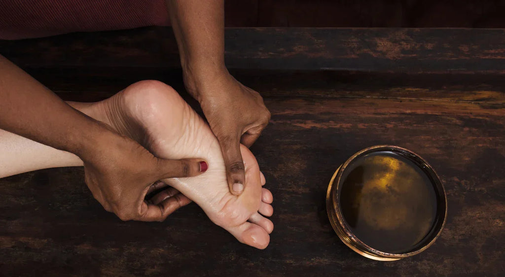 Unlocking the Benefits of Dhanwantharam Kuzhambu in Ayurvedic Massage